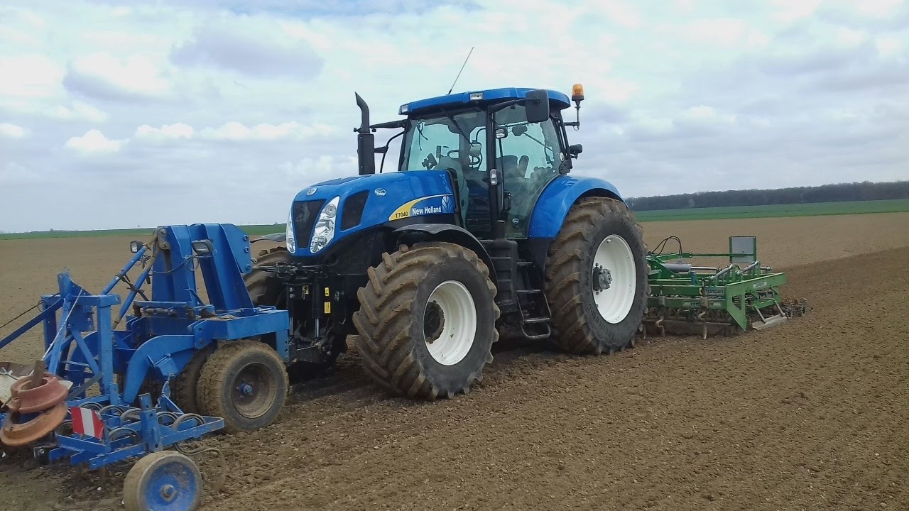 Préparation terre à betteraves - New Holland T7040