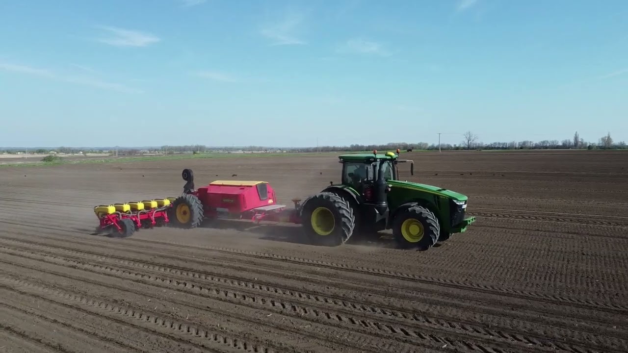John Deere 8320r / Vadersta Tempo L 12 / Corn Sowing
