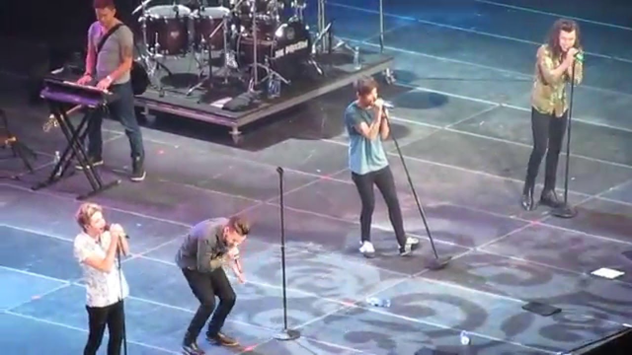 One Direction - Perfect (Triple Ho Show 2015)