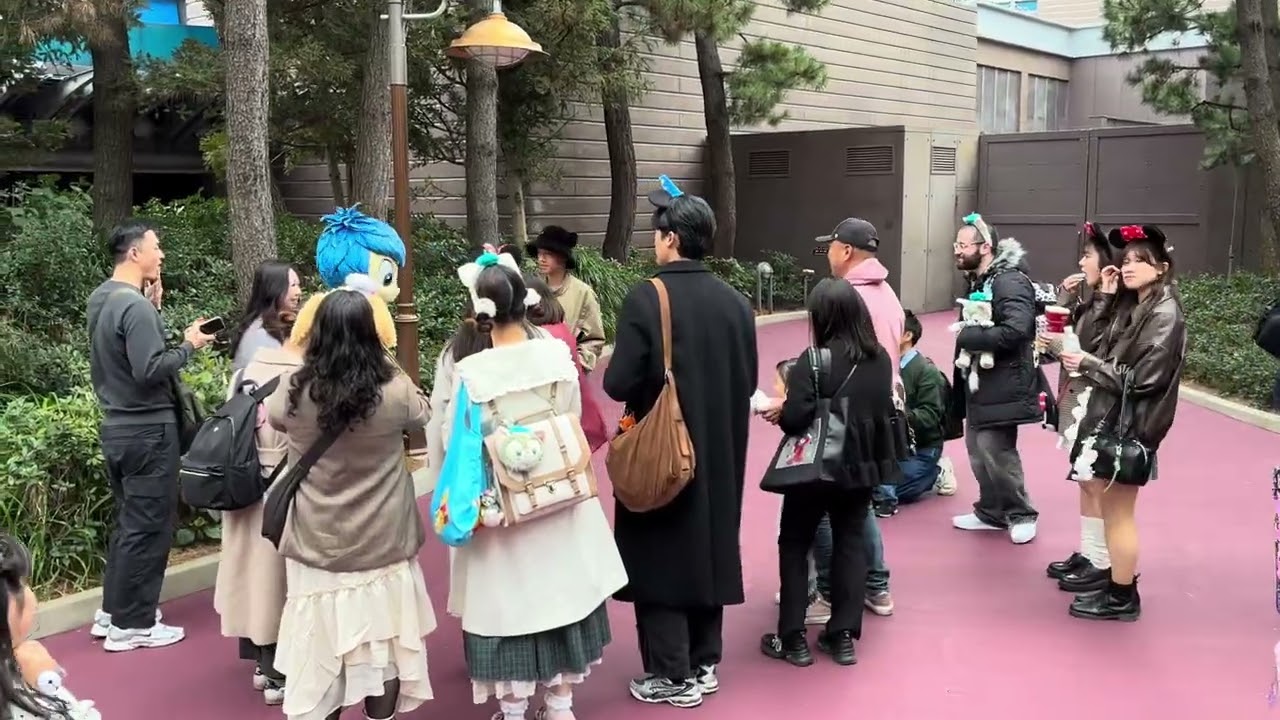 大人気のカナシミとヨロコビのフリグリ発見だよ‼️ディズニーシー散策動画:3月2日ポートディスカバリーから