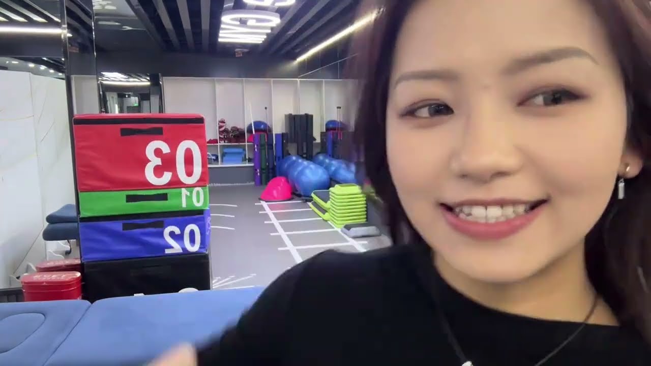 本周第2️⃣练： 肩部 前三个肩后束训练 中间的推肩是12 5👉7 5👉5👉2 5这样做组#健身 #黑色系 #健身vlog #女孩子肩宽多少正常 #vlog十亿流量扶持计划