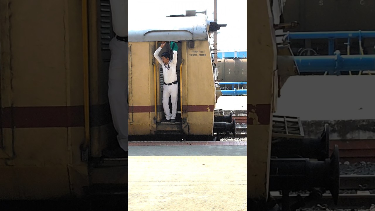Guard on express painiting memu local train👨&zwj;✈️#guard#trainmanager #railway #ytshorts #shyam_hembram