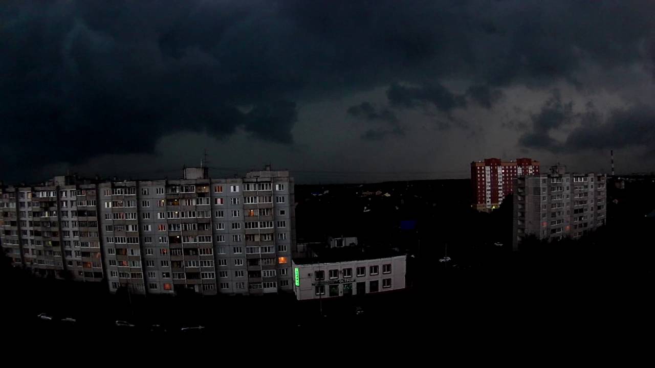 Гроза в Твери , б-р Ногина - потемнело за 5 минут