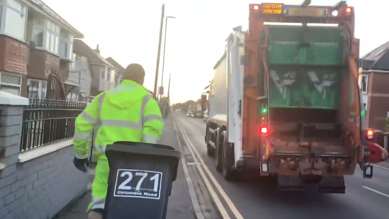 General Waste bin men emptying bins in Bournemouth part 1 (26/07/2024)
