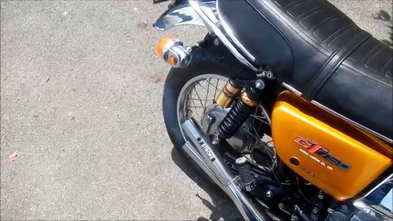 Suzuki GT 750 with HIGGSPEED expansion chambers