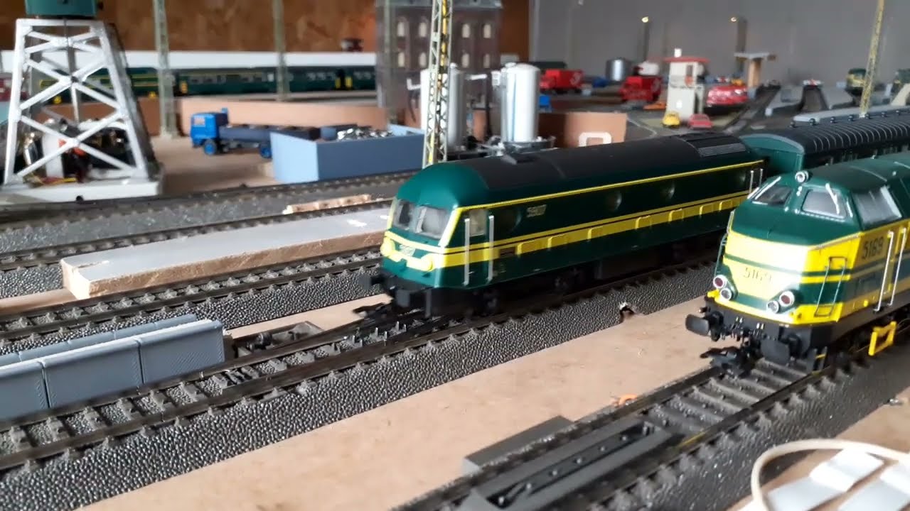 20250725 NMBS 5907 met L rijtuigen