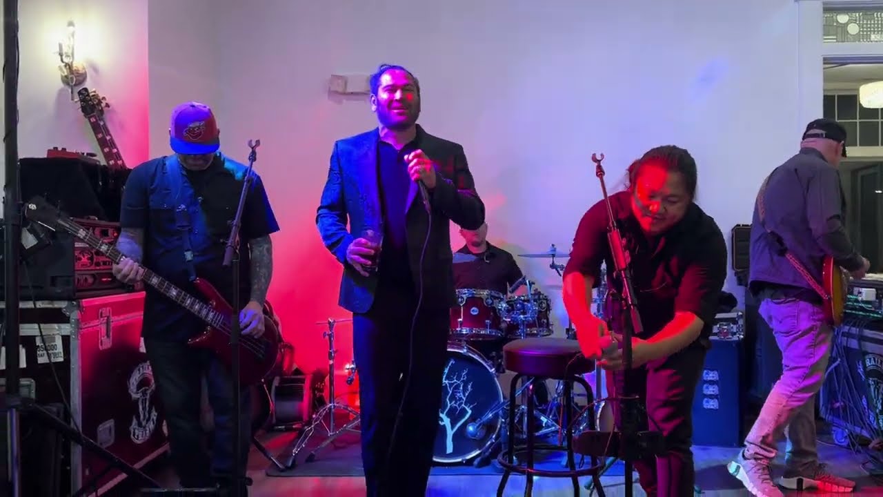 Johnny Damon & Otan Vargas band “Higher” by Creed & “Crazy Train” by Ozzy