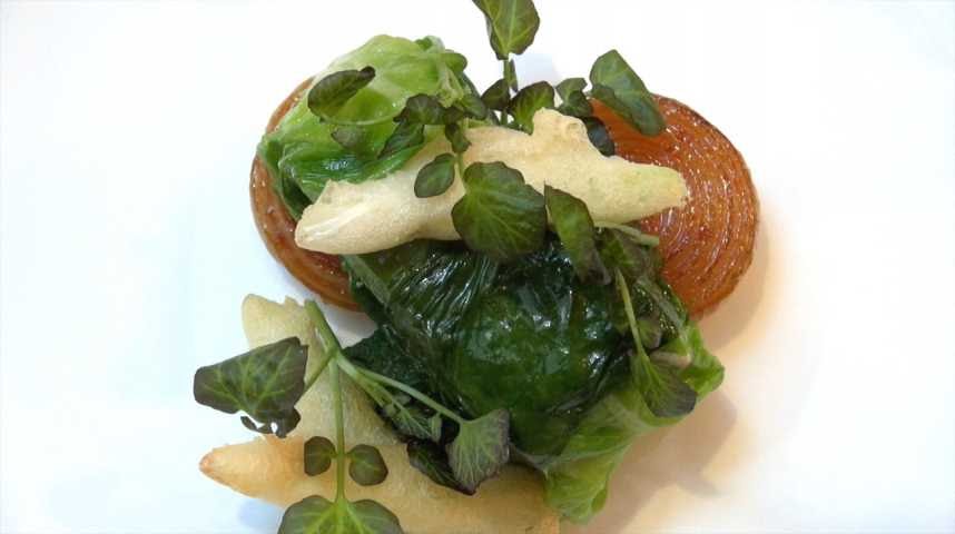 Astuce de chef : cuire un poisson en papillotte de laitue