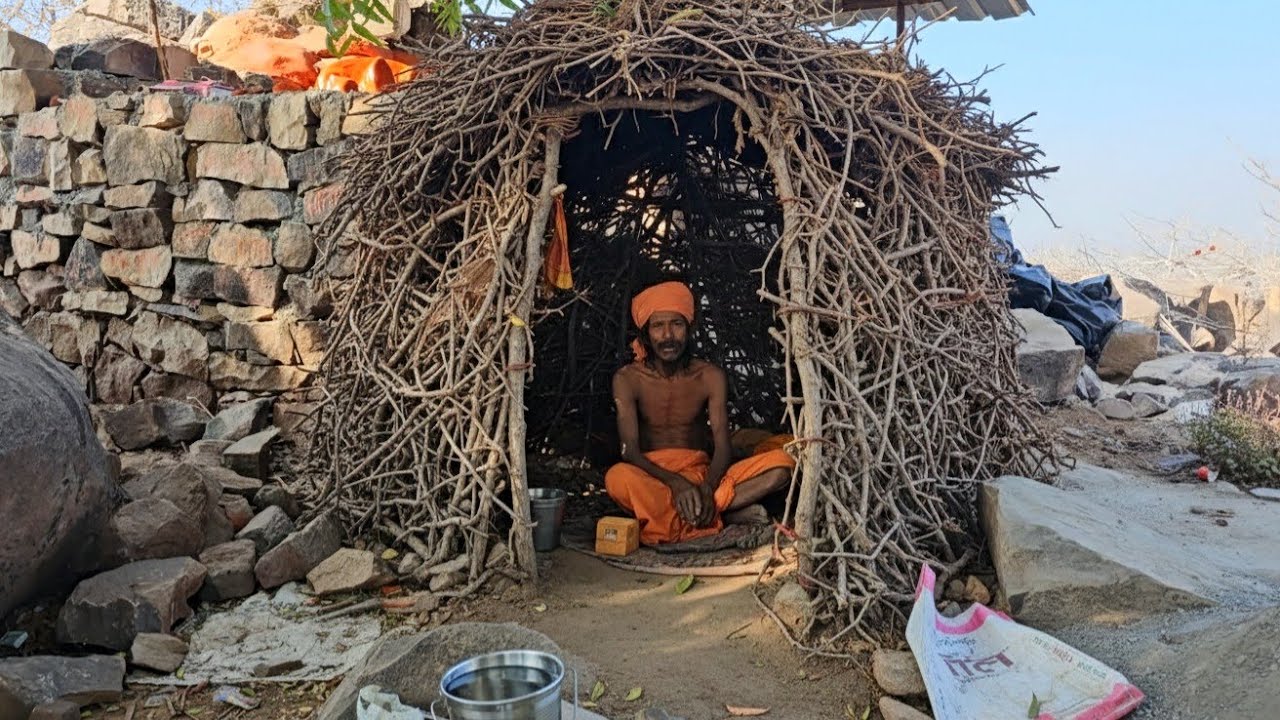 जयंत पहाड़ी में नांगा संत जी की अद्भुत तपस्या, ये संत जी की कुटिया 