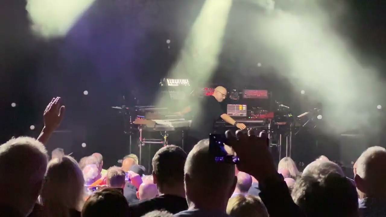 Schiller live - feat. Follow the Meteor by Talla2xlc - Wanderlust-Clubtour
