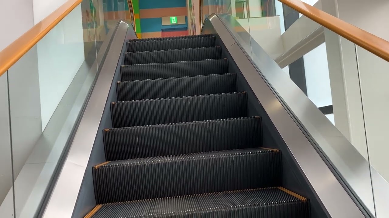6X  エスカレーター サンロード青森 6X escalator Shopping town SUNROAD Aomori Japan