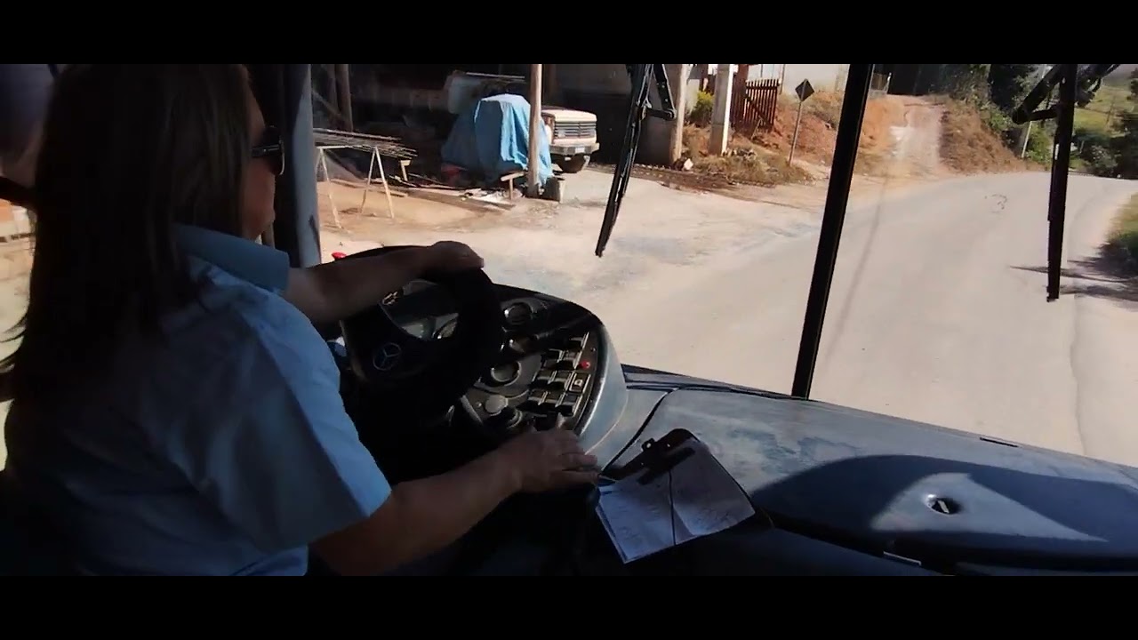 MINHA AMIGA CRELIA NA LINHA DO ÁREA VERMELHA COM A VIAÇÃO RAPOSO TAVARES DANÚBIO AZUL