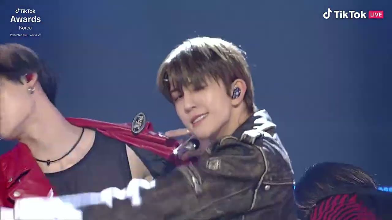 241115 8TURN (에잇턴) - RU-PUM PUM + EXCEL @ TikTok Awards Korea 2024