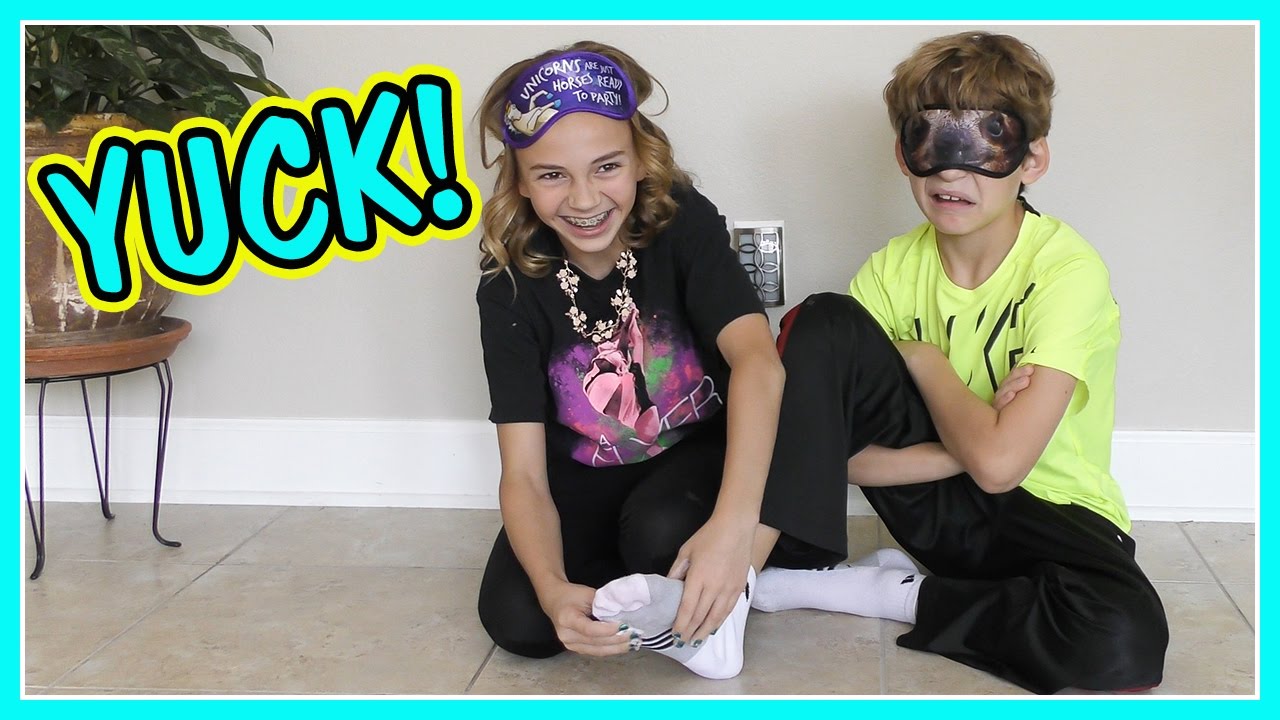 WHAT'S IN MY SOCK CHALLENGE | We Are The Davises