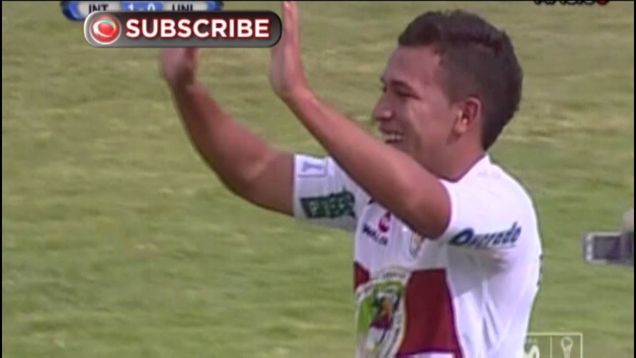 PERU PRIMERA: Gary Corea scores the winner