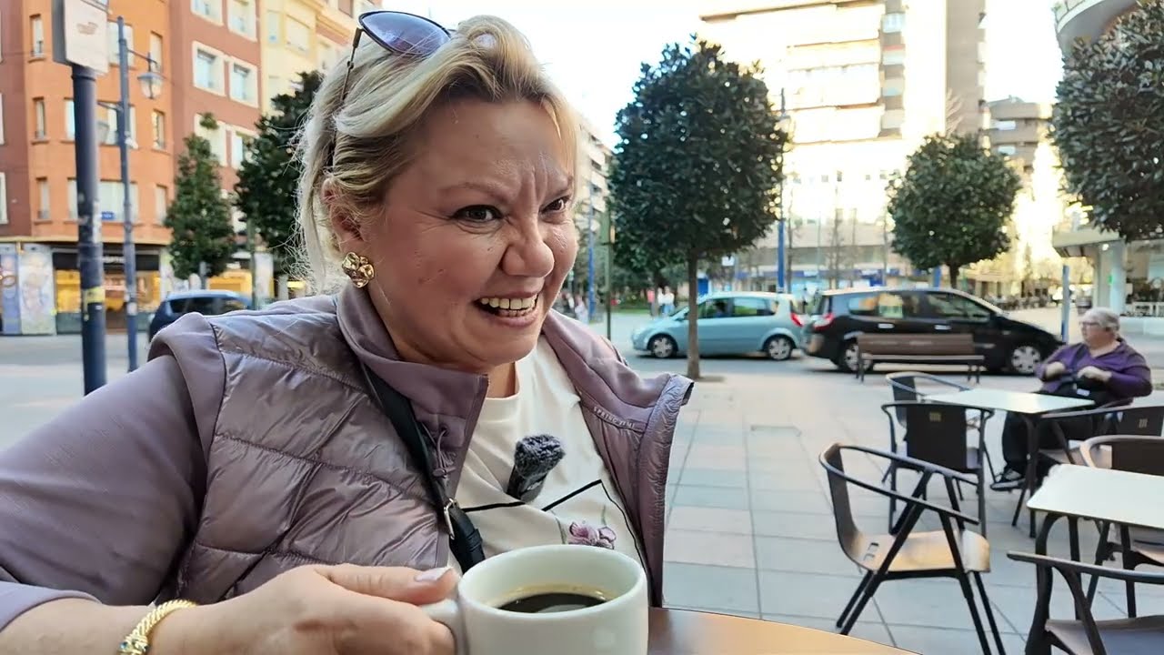 Не смогла держать себя в руках . Узнает муж выпросить из дома.