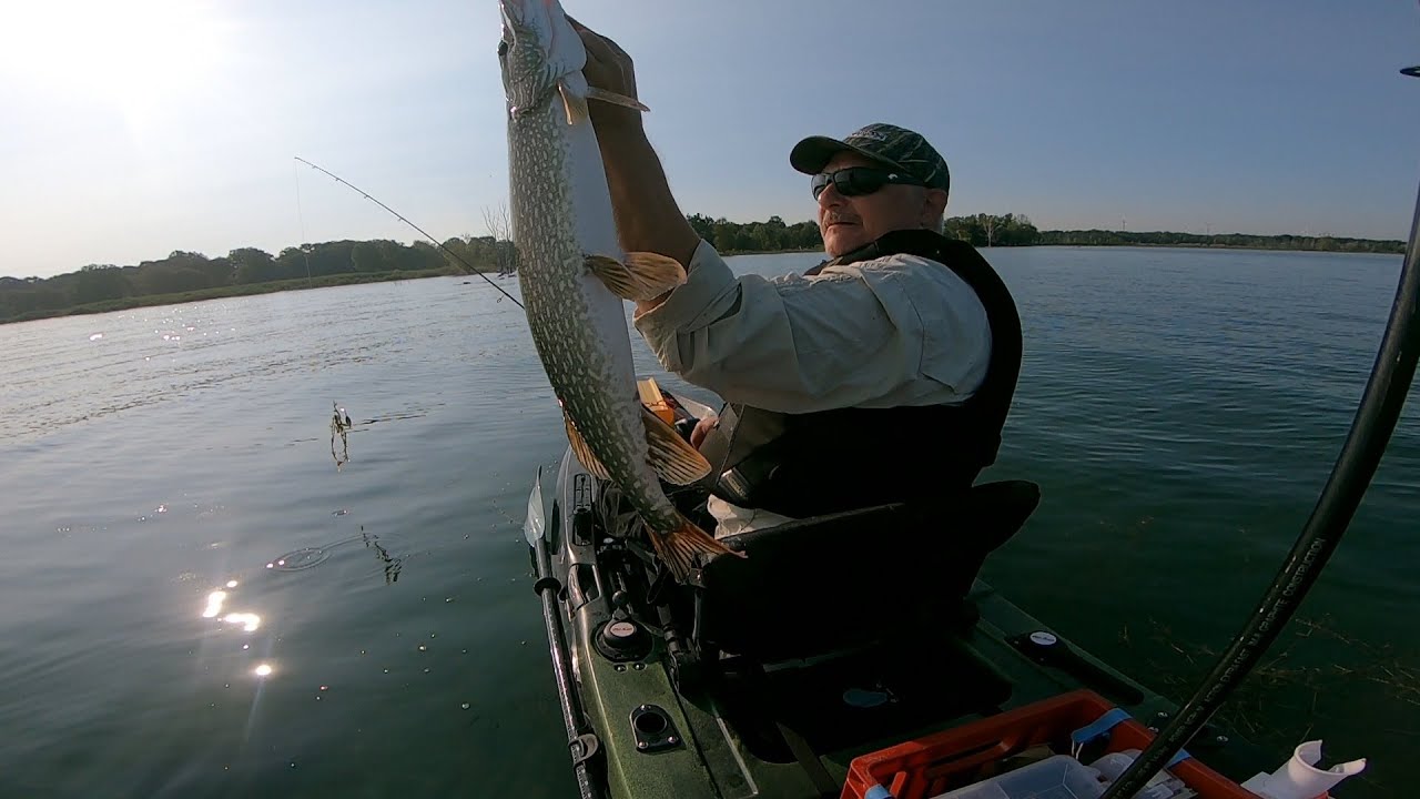 Mr. Dave's Kayak Fishing Pike & Musky Action!