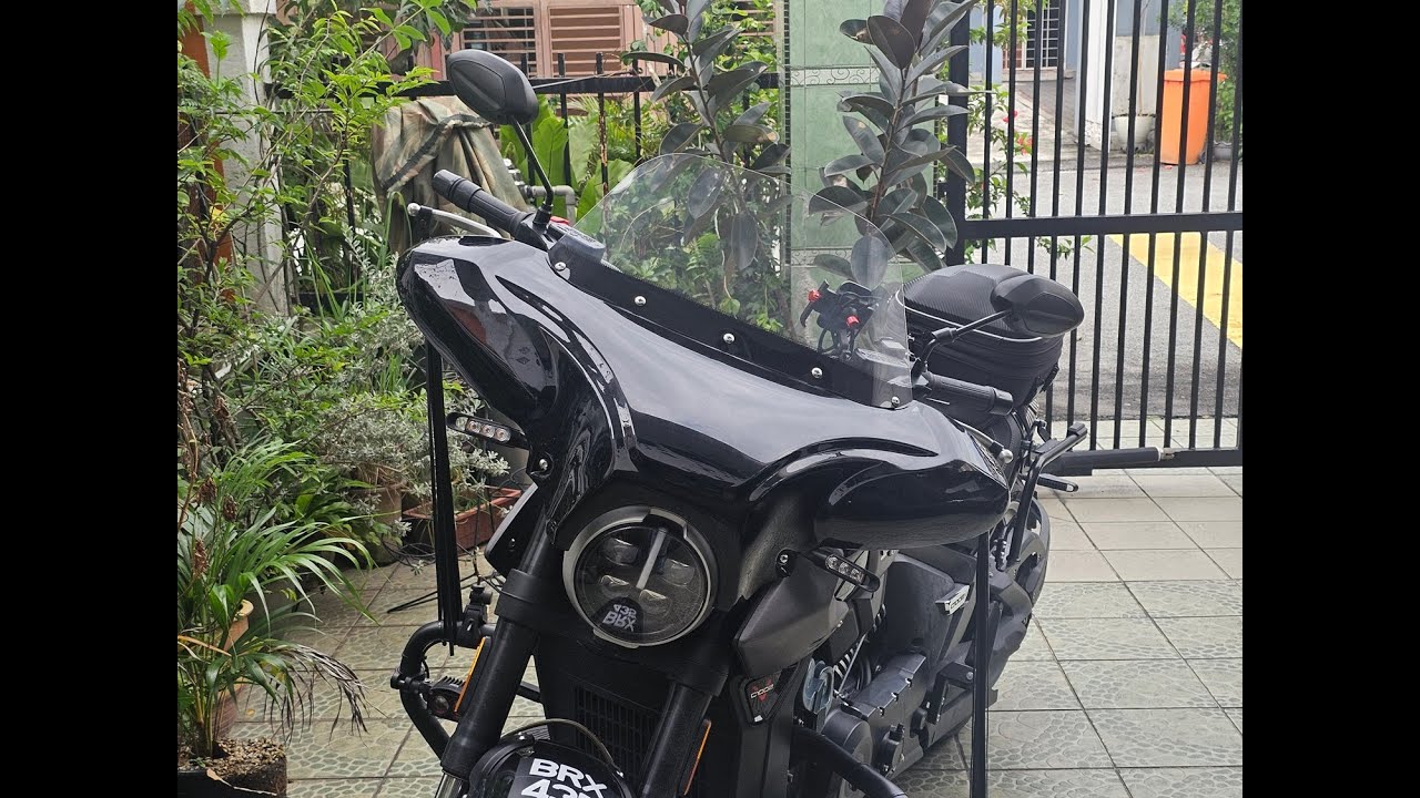 MBP C1002V: Batwing Fairing Installation