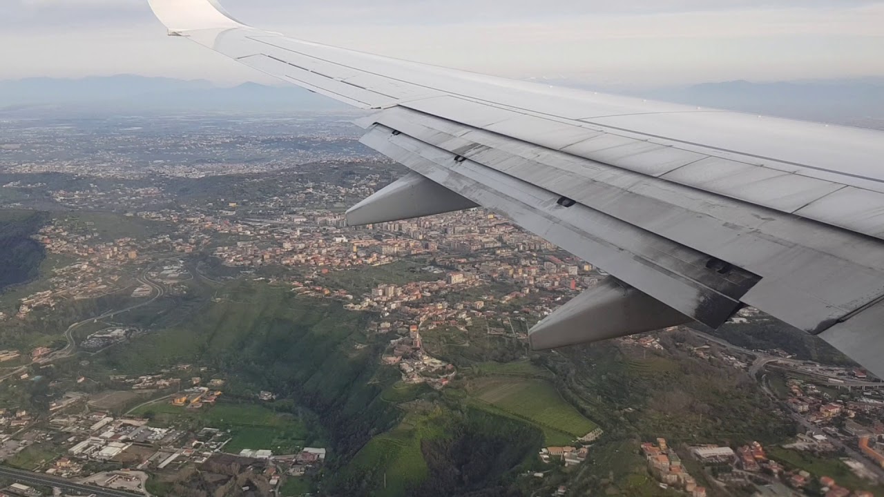 Atterraggio a Napoli Boeing 737-800 Ryanair