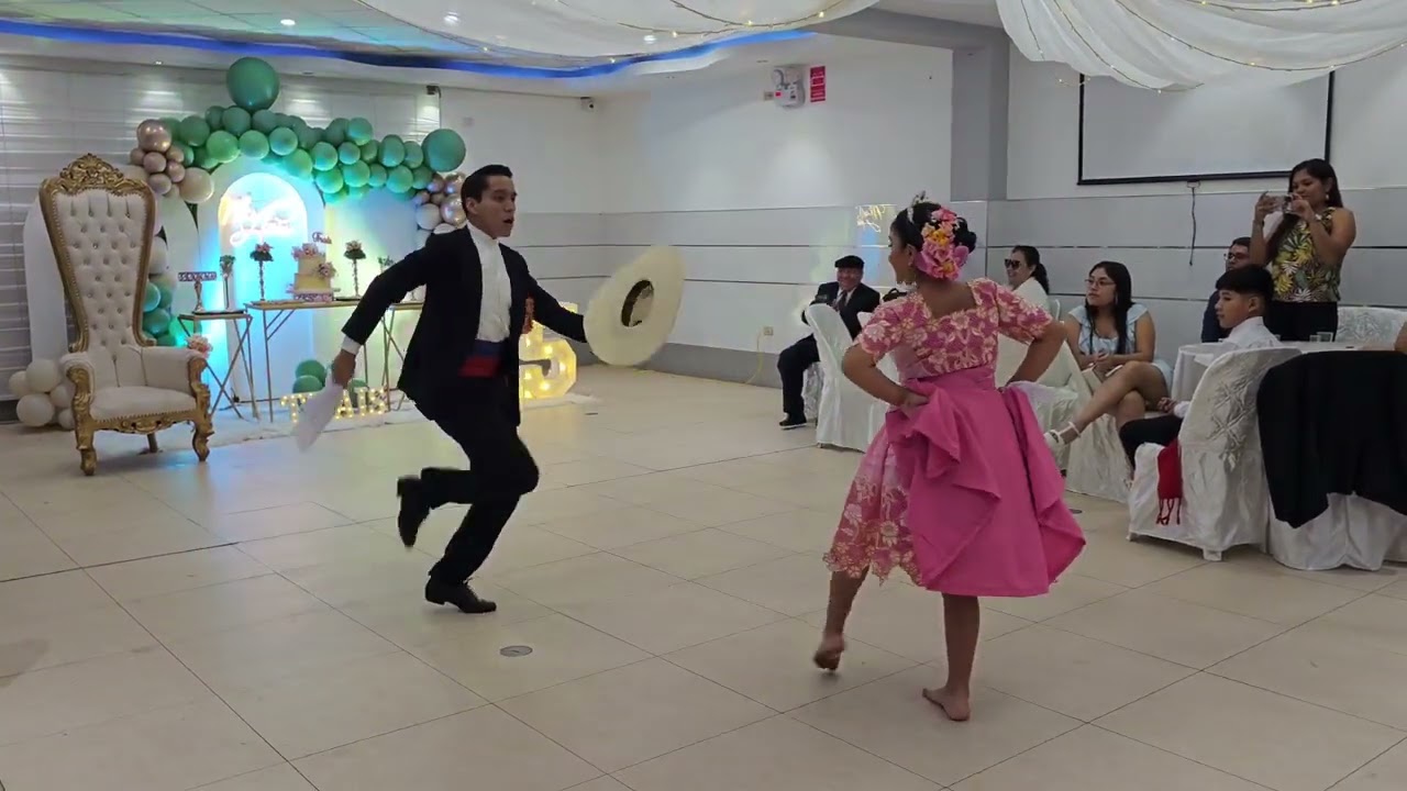 Sorpresa para Quinceañera Thais- Baile con Carlos Ponce de León, Campeón Marinera Club Libertad