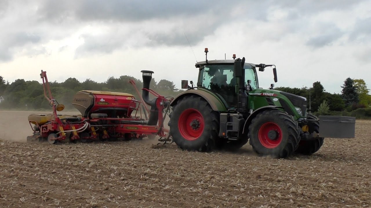 Fendt 724 & 8 Row Vaderstad Tempo Maize Drilling