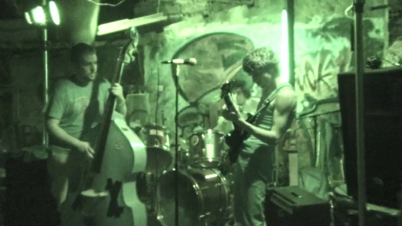 PISANDO GÜEVOS- En tu S2 (CAO Lipoteka 2-7-10)