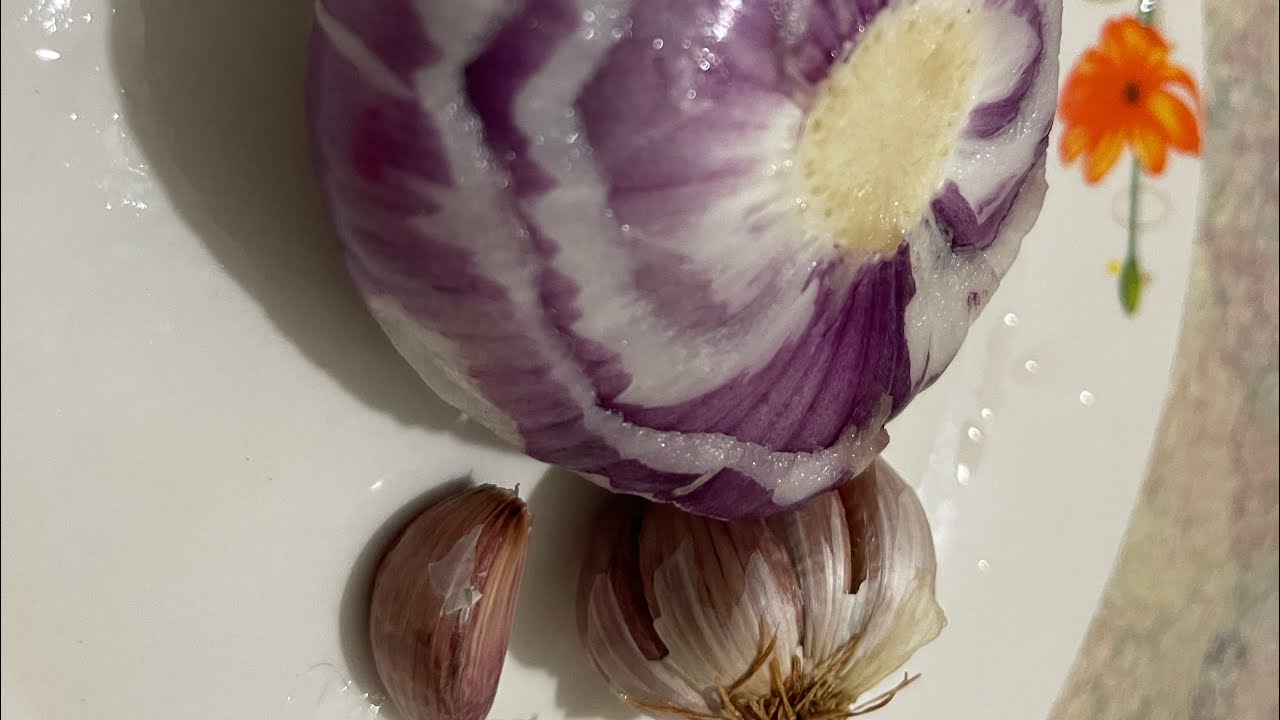 فوائد البصل مع الماء و  ثوم مزيانين لسموم