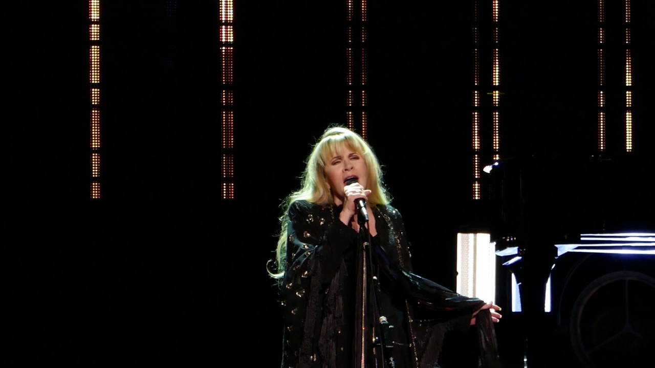 Stevie Nicks - Stand Back - New York City 12-01-2016