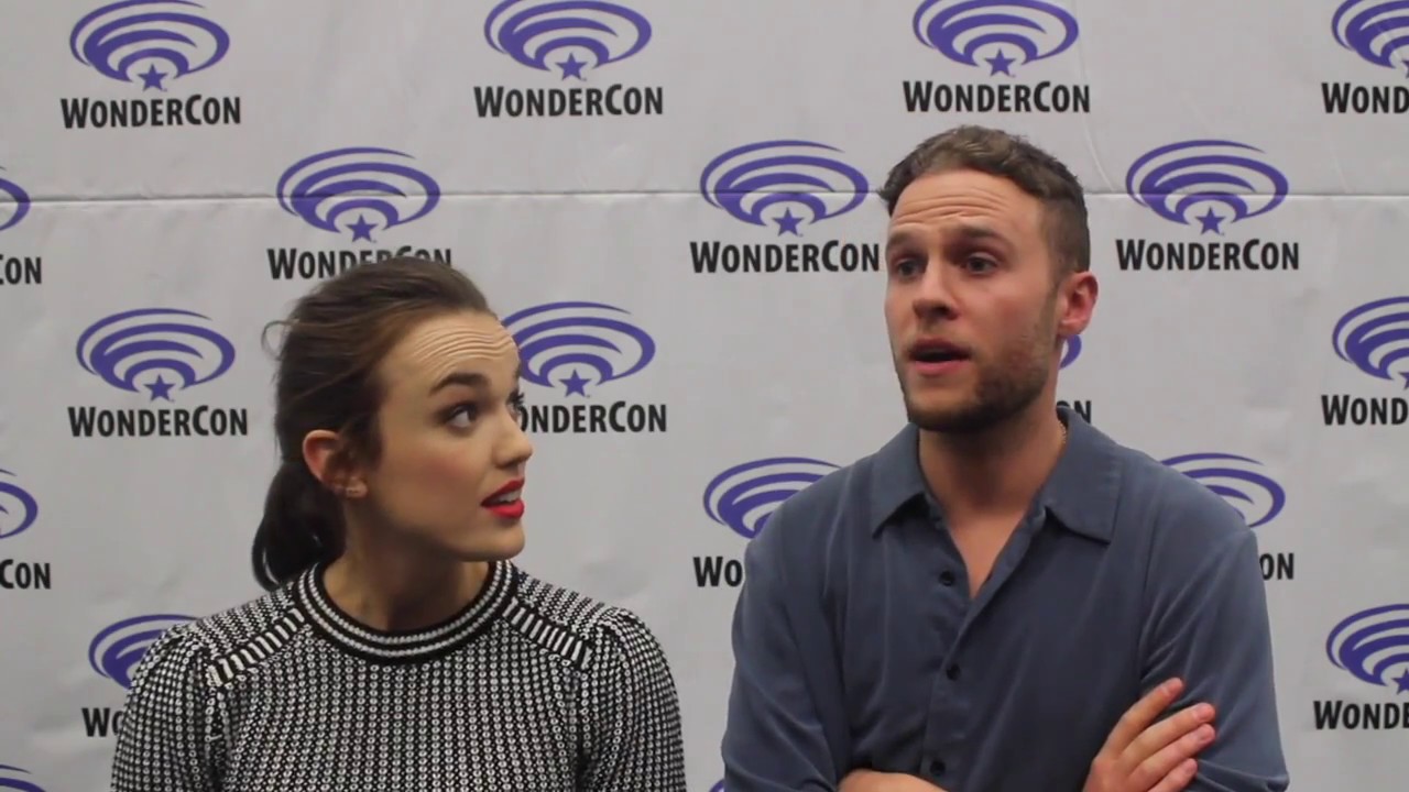 WonderCon 2017: Elizabeth Henstridge and Iain De Caestecker talk AGENTS OF S.H.I.E.L.D. S4