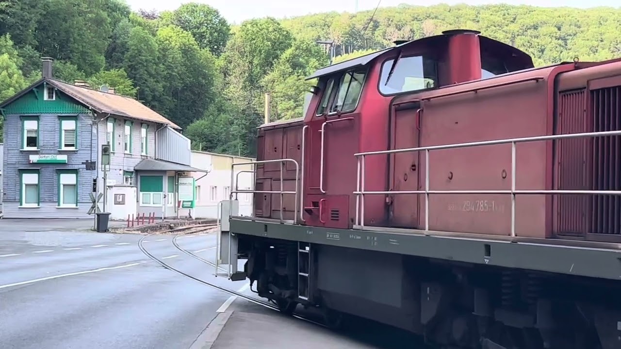 Ennepetalbahn - 294 785-1 bedient Anschlussstelle Altfeld am 19. Juni 2023