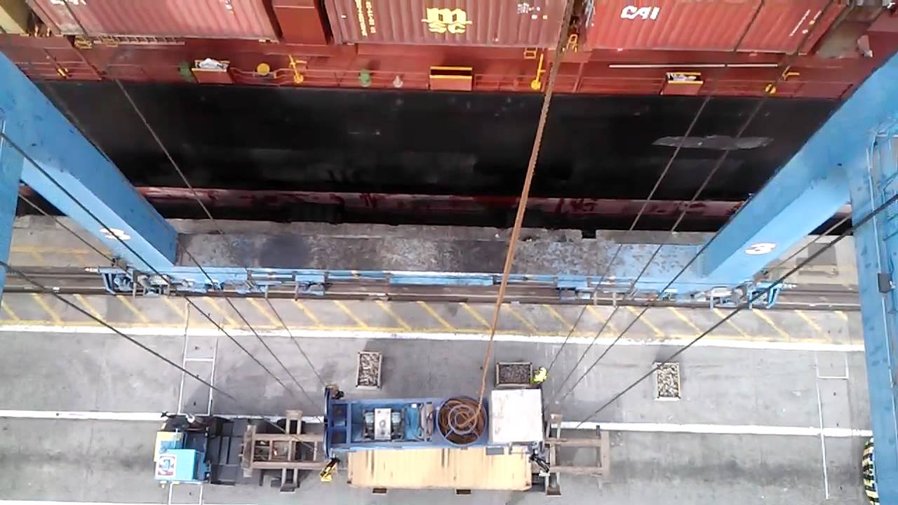 DESCARGA EN EL PUERTO DE LA LUZ Y LAS PALMAS (ESTIBADORES CANARIOS)