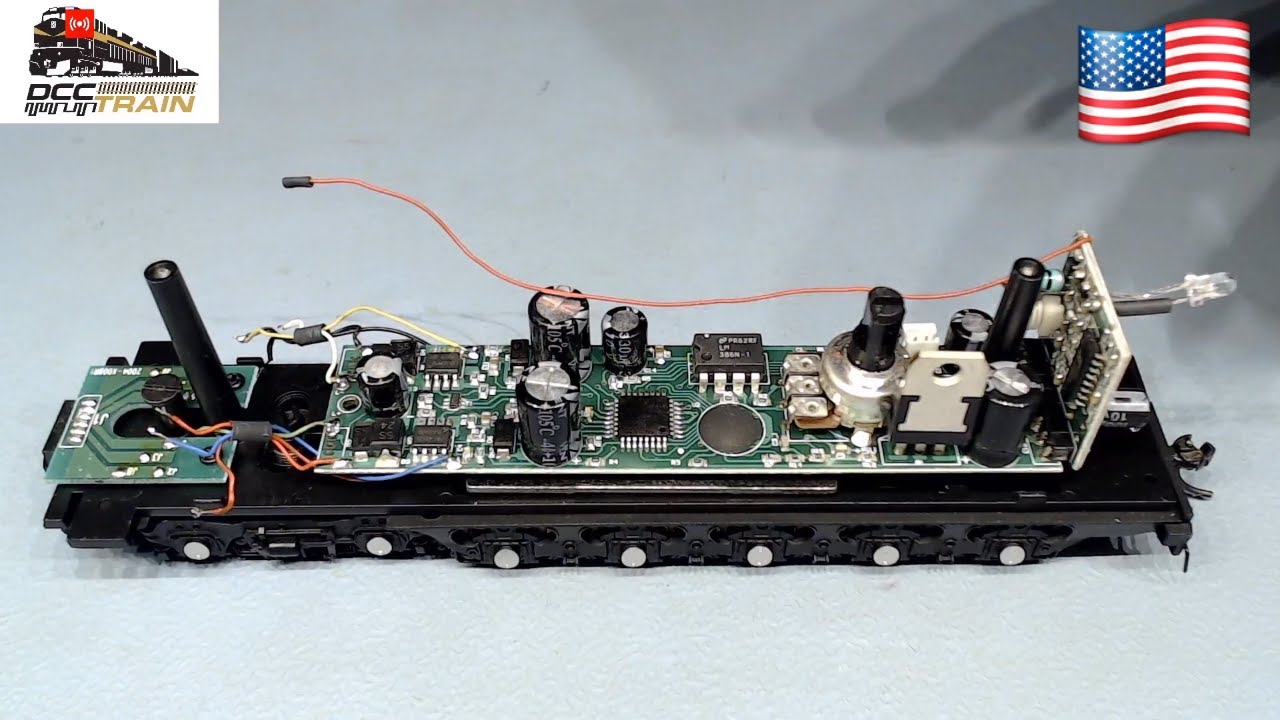 HO Scale Athearn Challenger removing old decoder.
