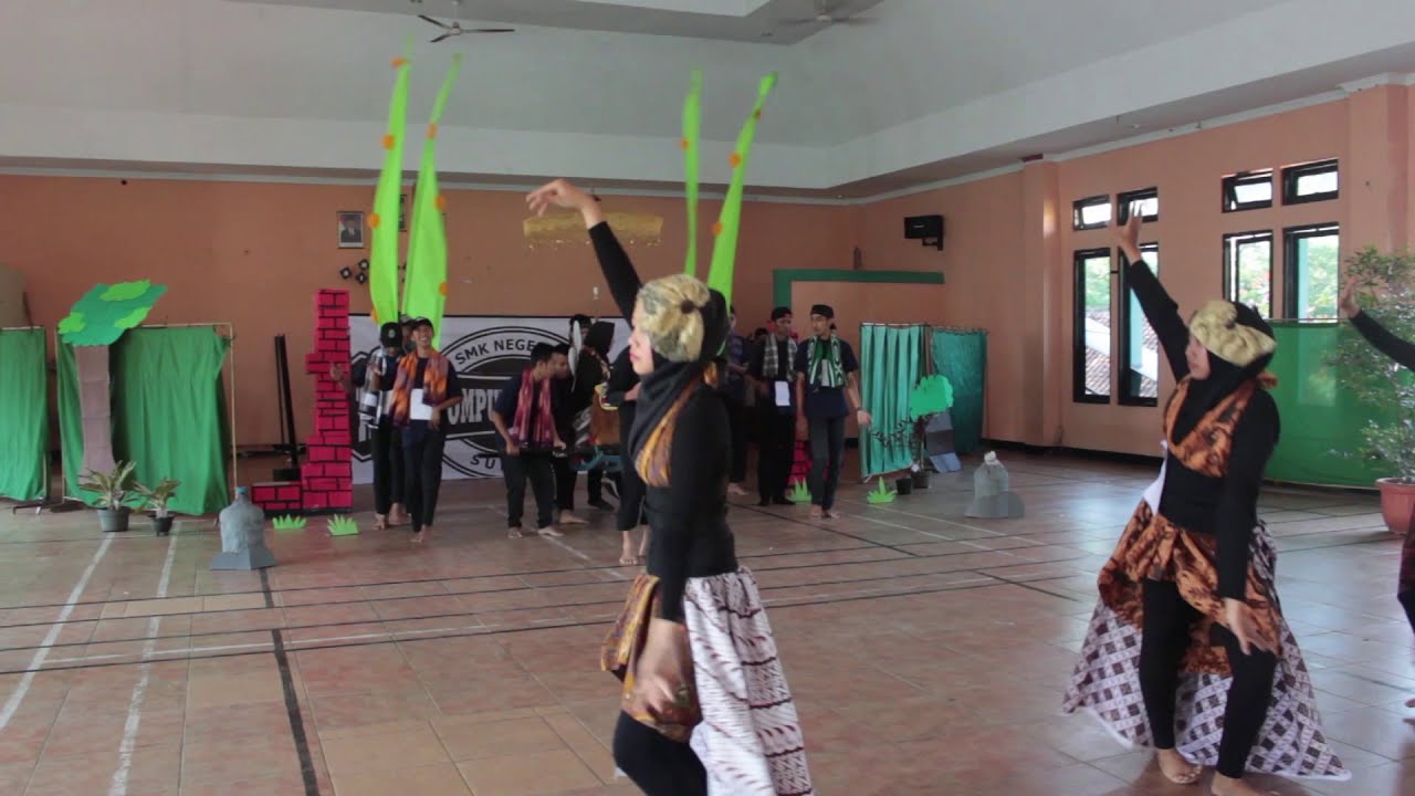 Drama Musikal Cinderella Kelas XII TKJ 1 SMK N 1 SUBANG