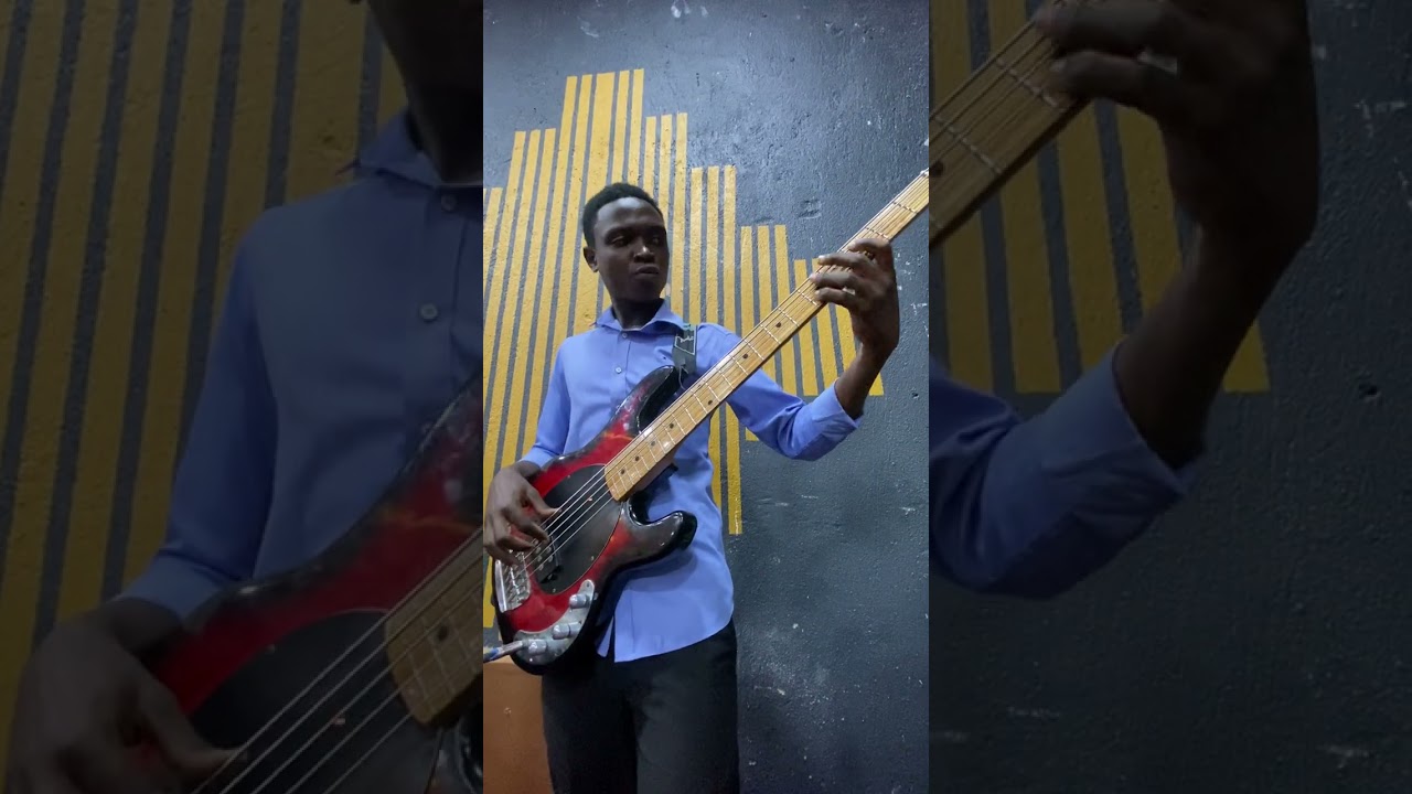 Etienne bass playing seben bass grooves. Please,subscribe, like, share and comment 🙏. God bless you.