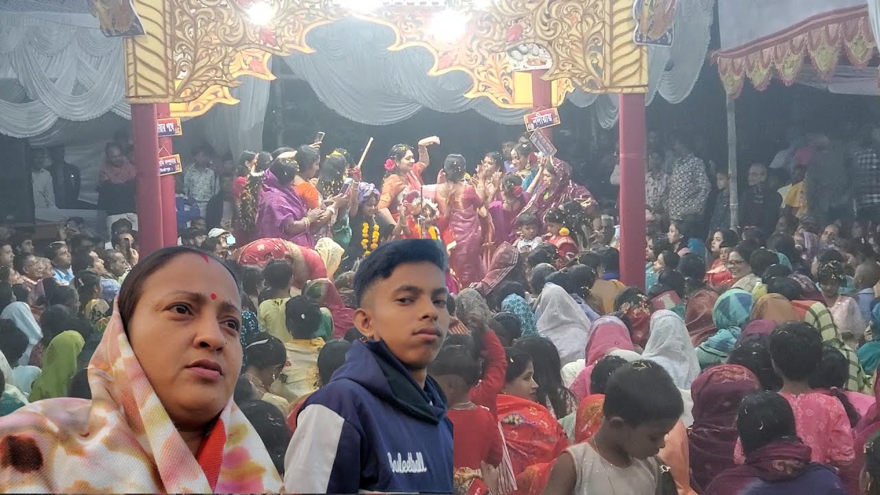 আজ মা ছেলে মিলে সূর্য পূজা দেকতে কোথায় গেলাম