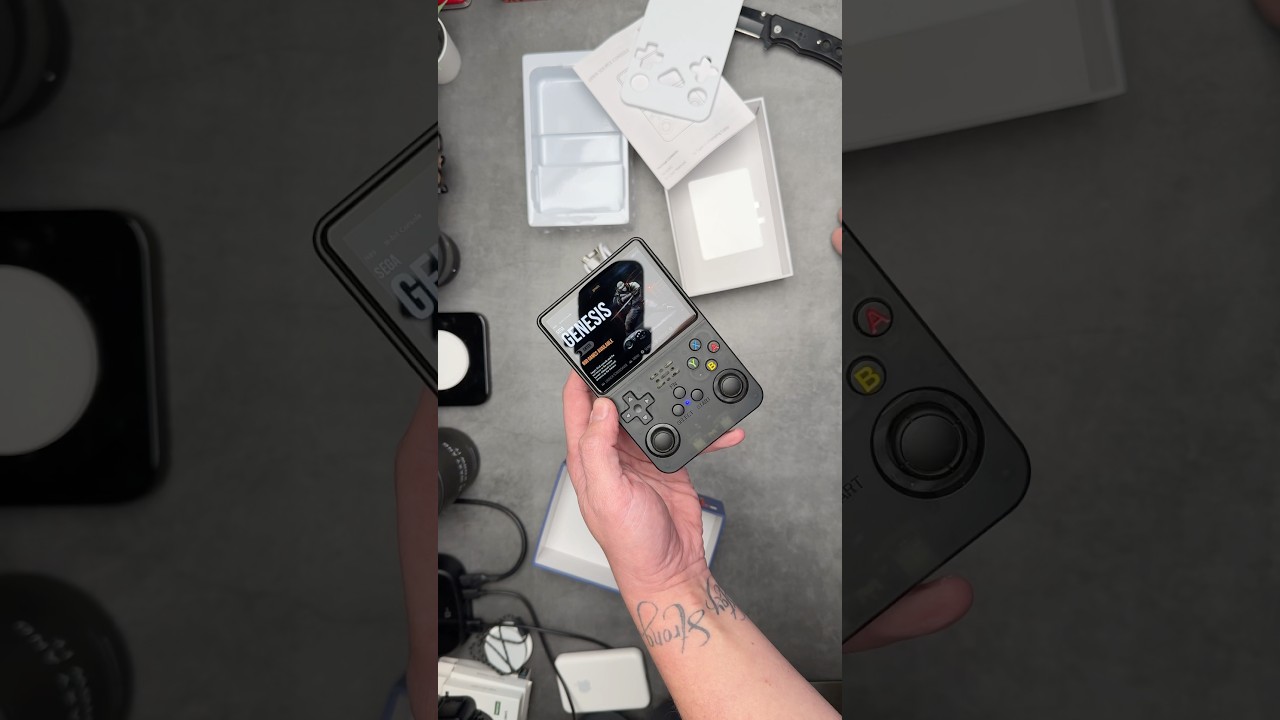 Я купил игровую консоль R36S от TikTok. Стоит ли она того?