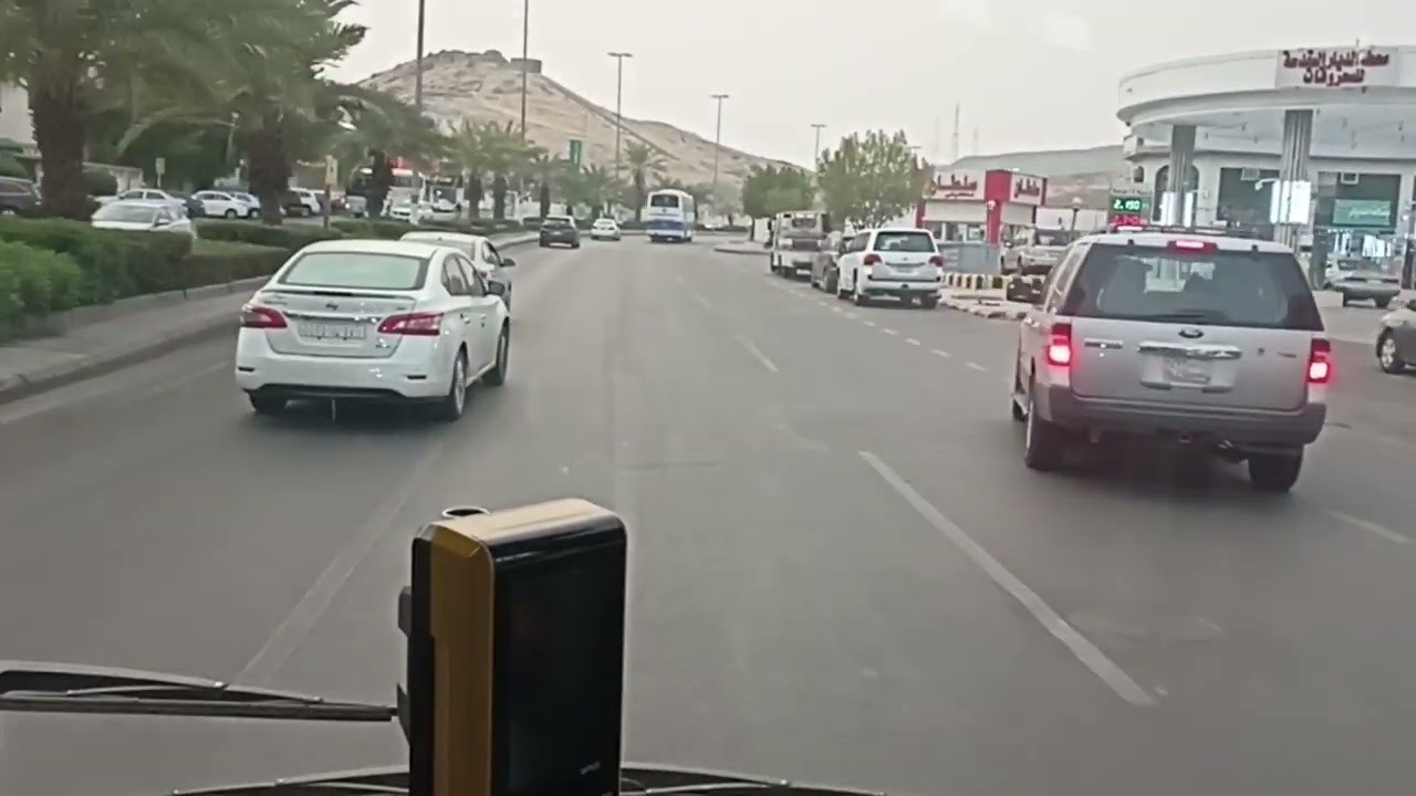 باص مكة رقم ١٢ Rute Bis Makkah No.12 جبل الكعبة - مسجد سيدتنا عائشة مباشرة ما يقف فى الخط tanpa stop
