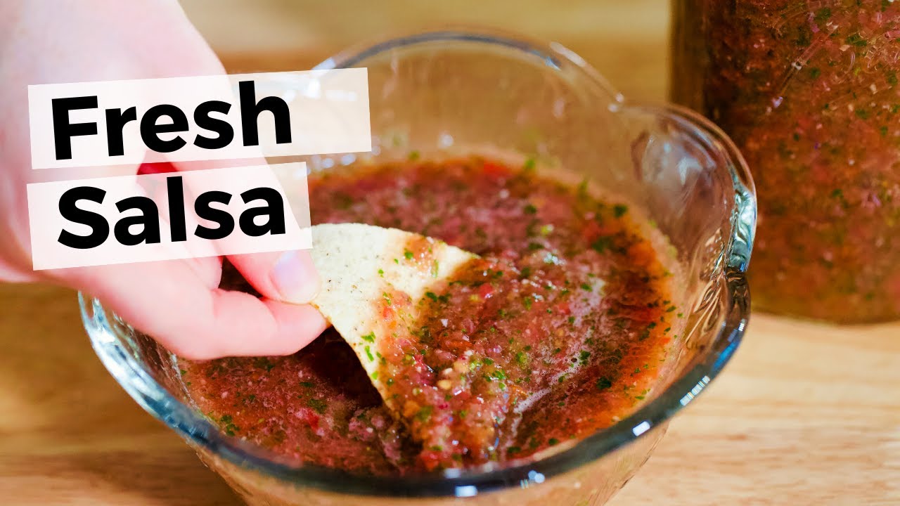 Salsa From Fresh Tomatoes {Recipe} // Restaurant Style Salsa