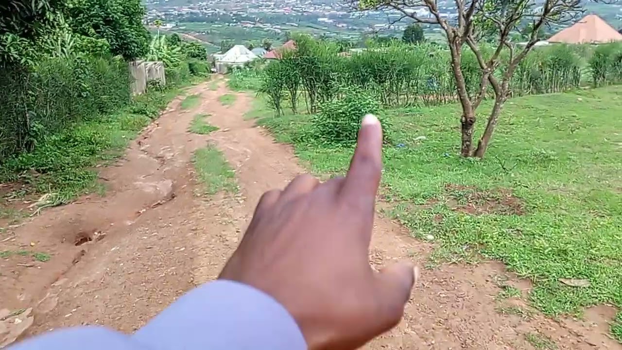Hano kariyeri habonetse ikibanza gifite sqm 300 kuri mirion 13M yonyine 0781834486,0798894596