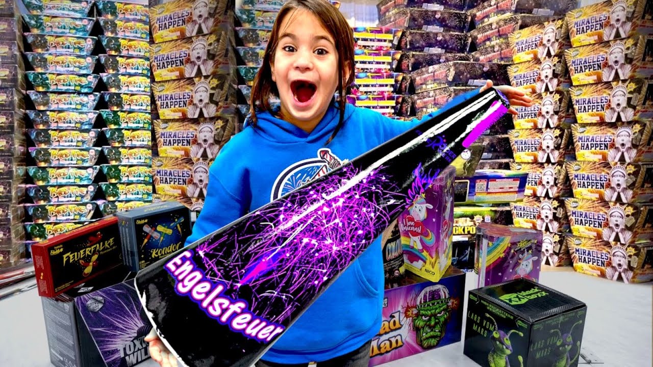 KLEINER JUNGE kauft XXL FEUERWERK AB 18 JAHREN! 🎆🧨