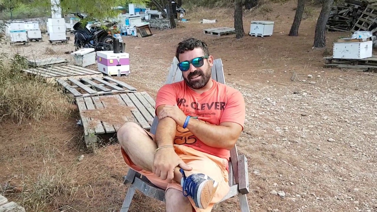 Τρύγος Θυμαριού σε στατικό μελισσοκομείο. Ιούλιος 2018
