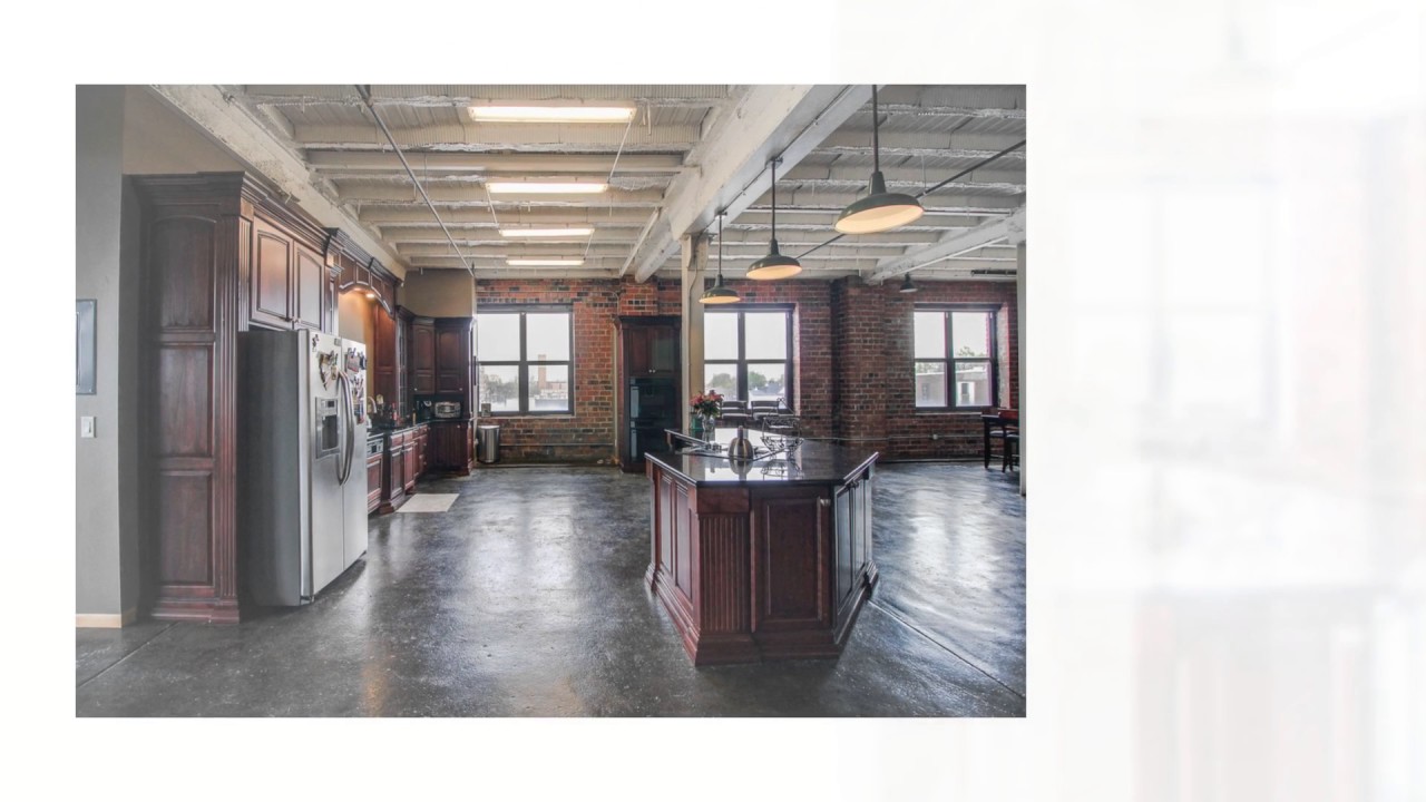 209 Washington Unit 3, 4th Floor, Bloomington IL 61701