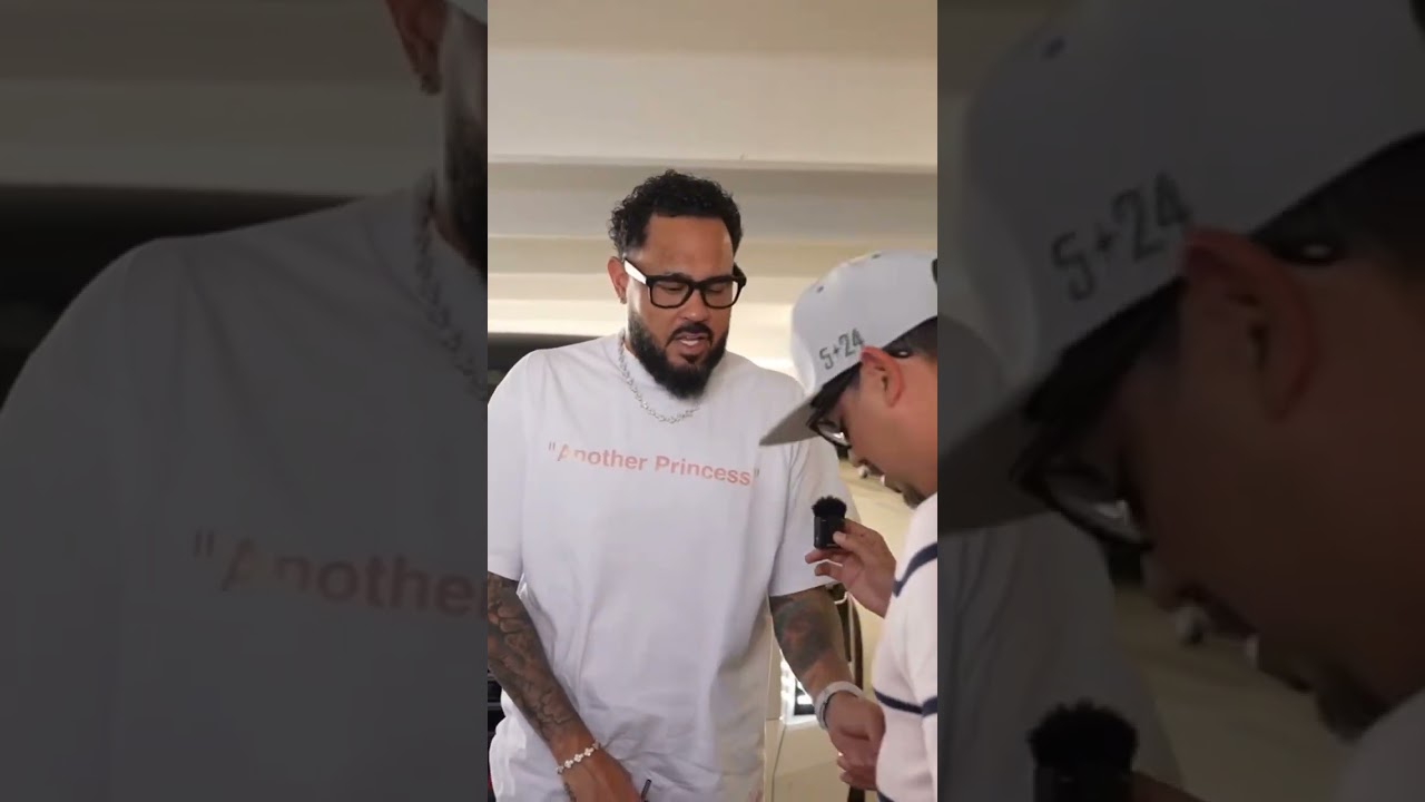 Raphy Pina aplicandomela CORILLO... #chenteydrach #humor #pr #puertorico #raphypina