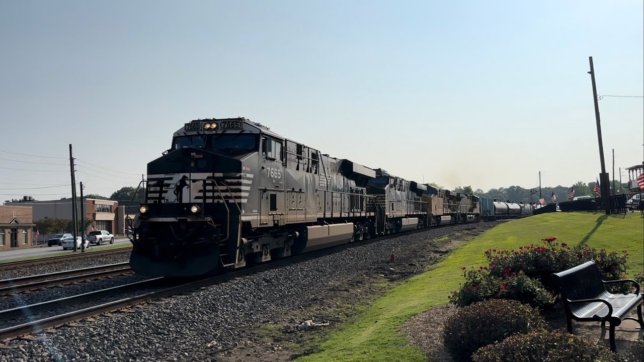NS 64Q: NS 7665 7664 UP 5302 7136 Austell GA