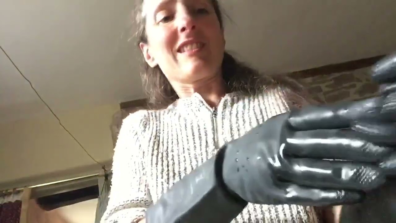 I can’t remove my small rubber gloves!