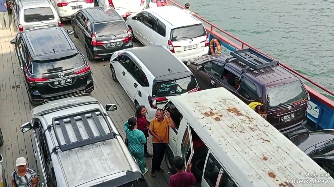 Penyeberangan dari Tomok ke Ajibata naik kapal Fery Tao Toba