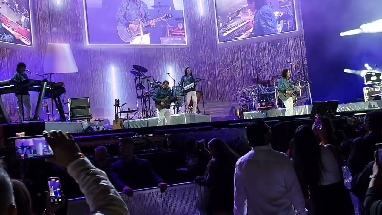 LOS BUKIS - LOCO POR TI en Coliseo de Los Angeles 2022