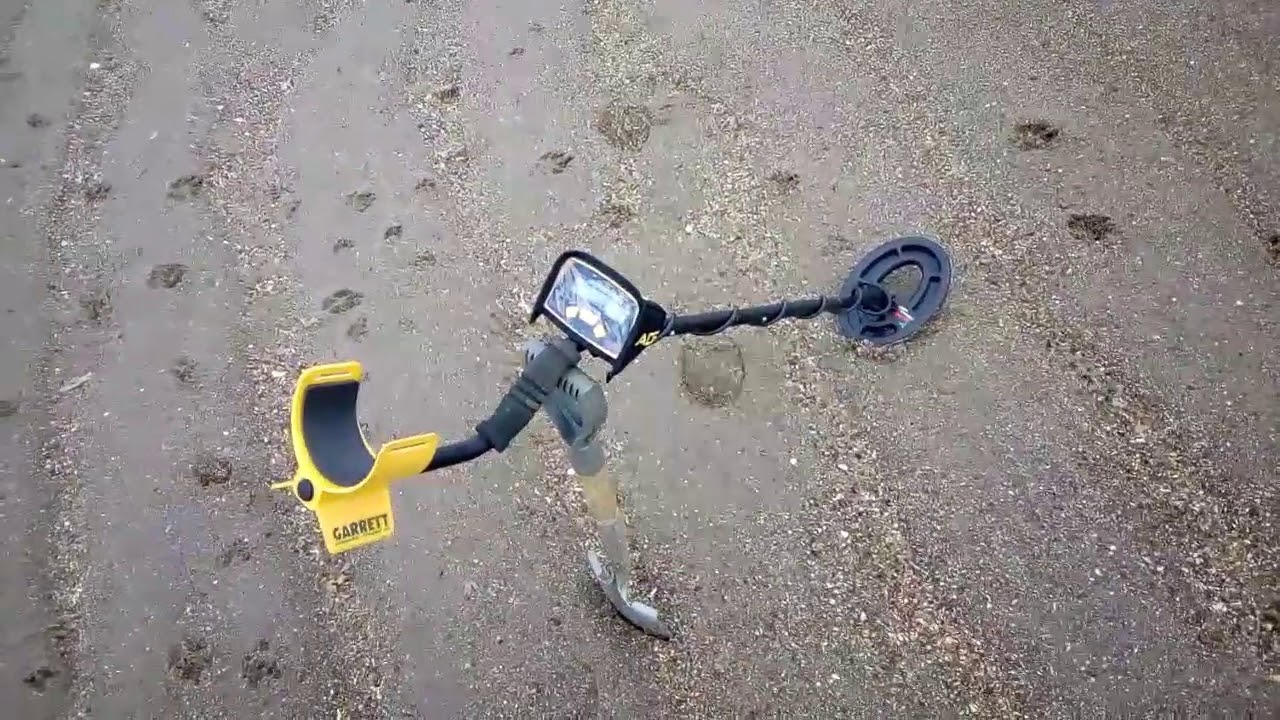 Skegness Beach Metal Detecting Garrett Ace 150 - Shake Well Before Pressing Play