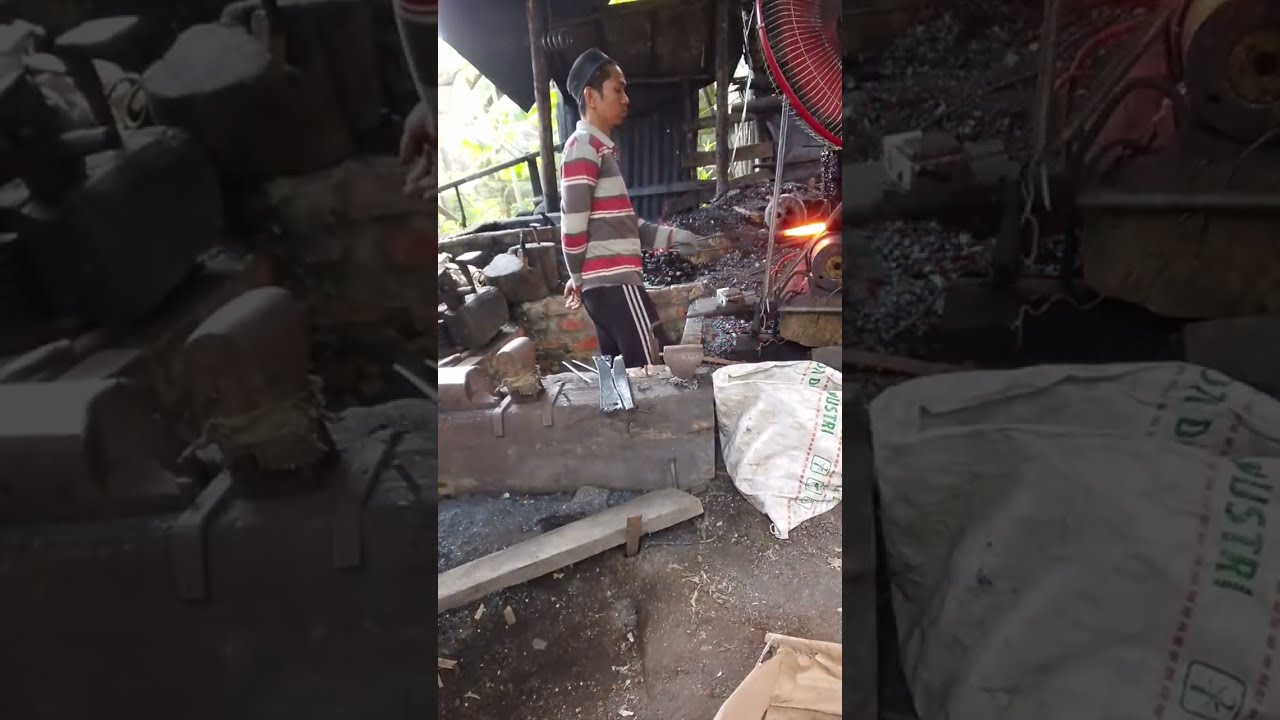 Andi sedang live sekarang!