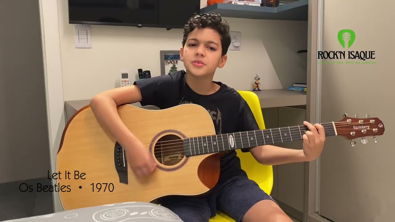 Isaque toca “Let it be” da banda Beatles